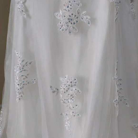 Glow size 20 trumpet mermaid wedding dress. Lace, mesh, appliqué. - Picture 13 of 16